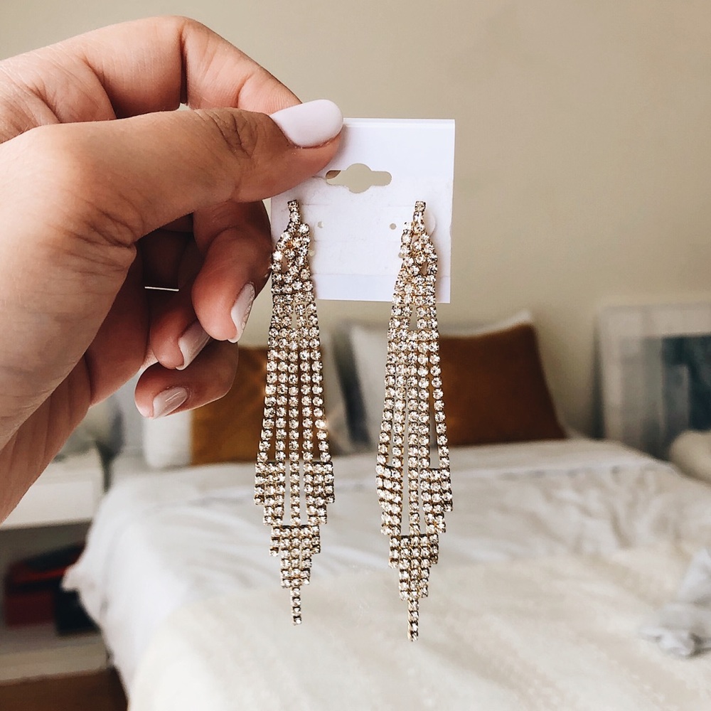 BRAND NEW Long sparkly gold rhinestone earrings